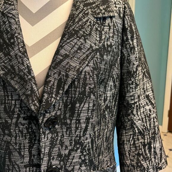 Vintage Classiques Entier Atelier Black and Silver 3/4 length sleeve Blazer - Picture 2 of 8